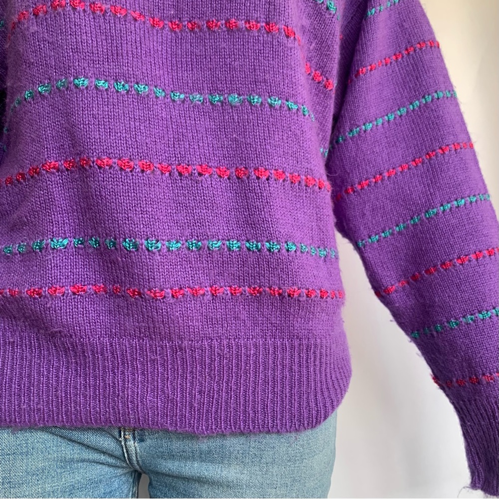 v i n t a g e :: Bold Embroidered Turtleneck Knit Sweater - Picture 5 of 11